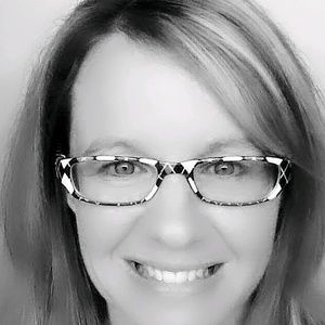 Meet your Posher, Dina